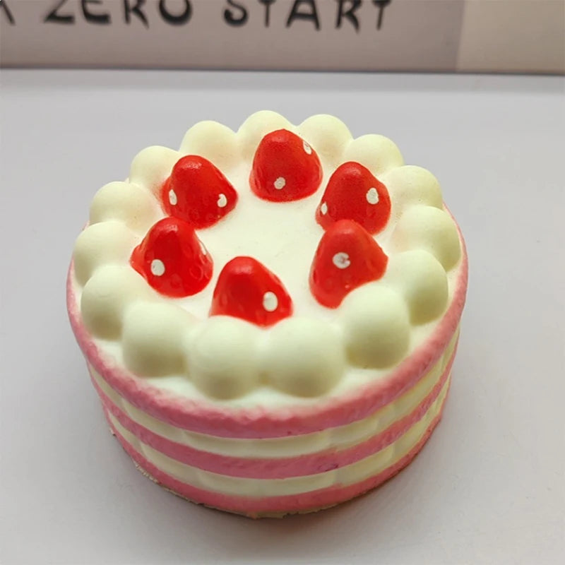 Squishy gâteau à étages avec fraises