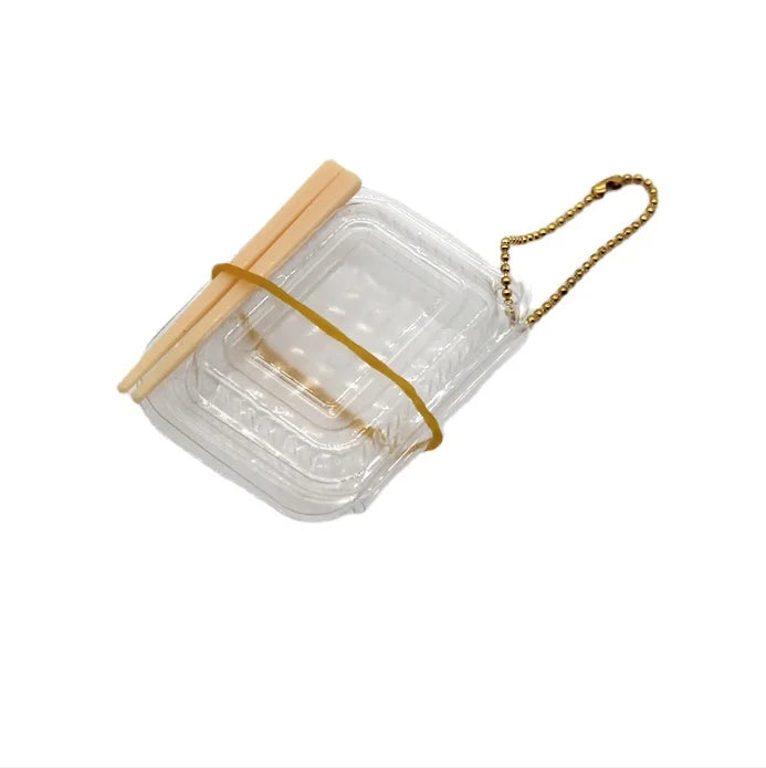 Boîte vide avec baguettes décoratives