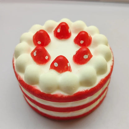 Squishy gâteau à étages avec fraises