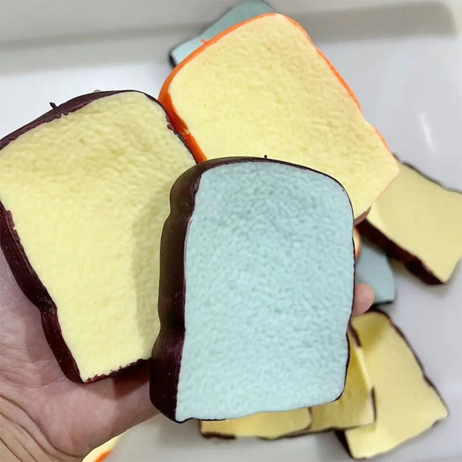 Coque vide en forme de toast